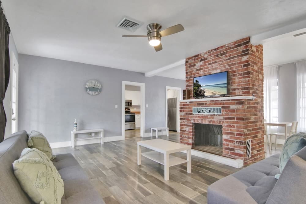 Tarpon River Getaway - New