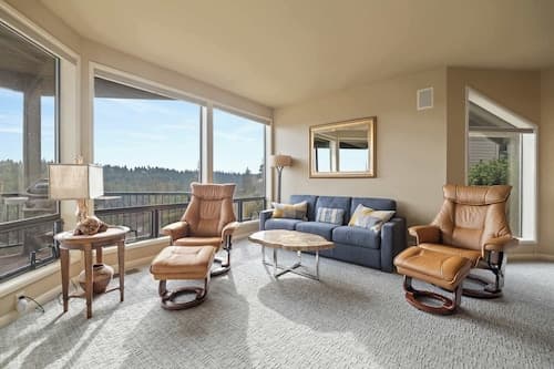 Riverview Retreat Picturesque 2 BDR in Resort!
