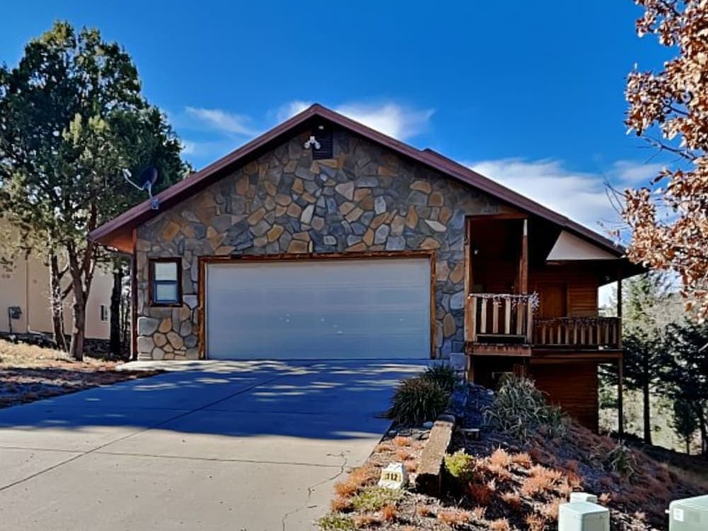 Summit View Lodge