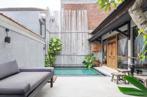 Black House Villa by Betterplace