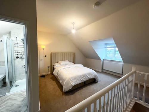 3-bed House, Sleeps 5, Free Parking