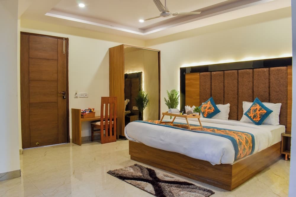 HOTEL YASH PALACE