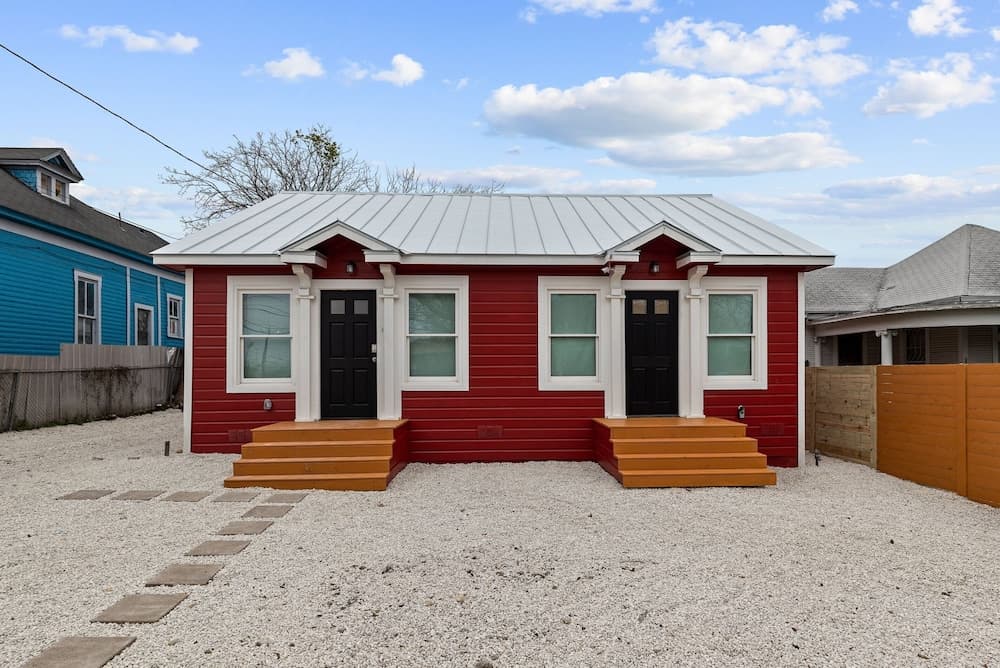 Inviting 4br/2.5ba Downtown Home With Ample Space!