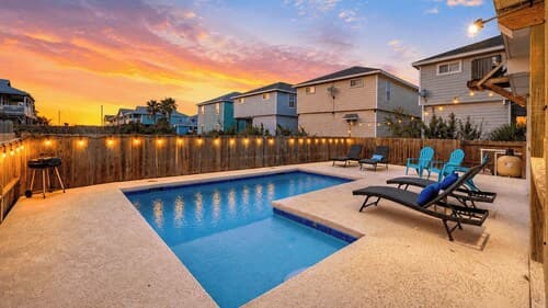 Private Pool, Game Room, Patio, Near the Beach Palm House by Avantstay