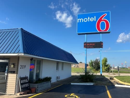 Motel 6 Sullivan, MO
