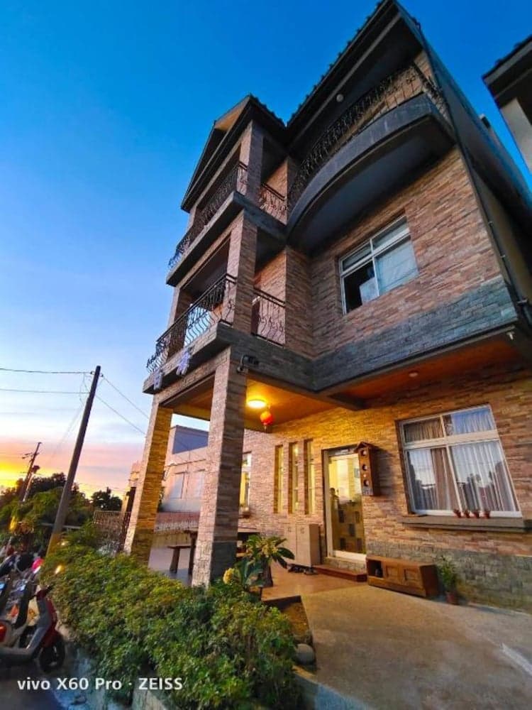 Lunar Mare inn