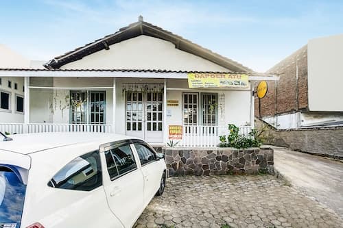 OYO Life 90896 Griya Atu Syariah