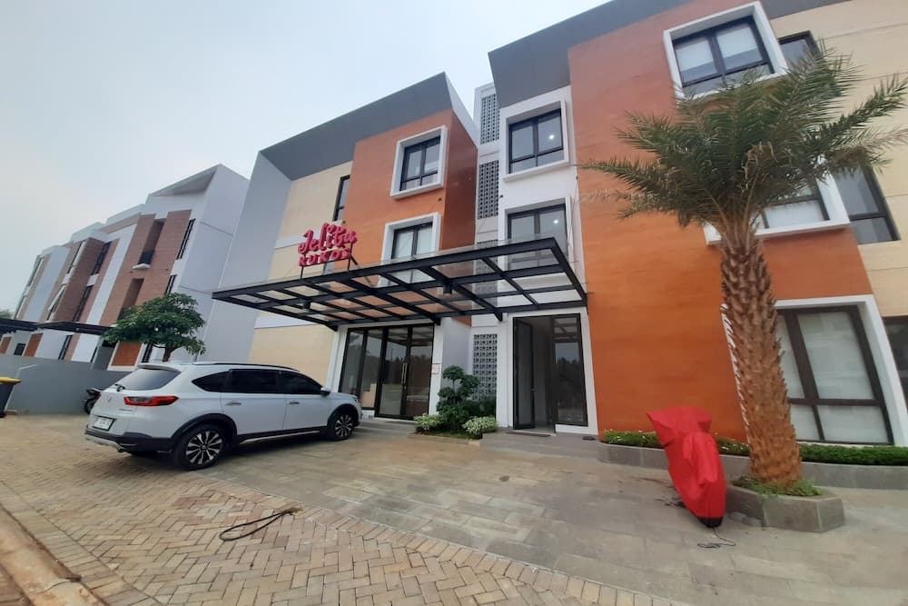 OYO Life 93289 Jelita Residence 2