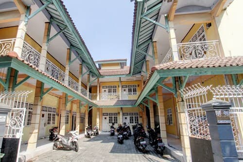 OYO Life 93265 Kos Cendana Seruni Raya
