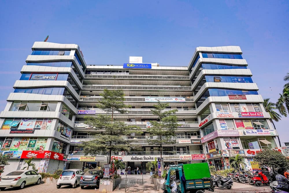 Fabhotel Sky City
