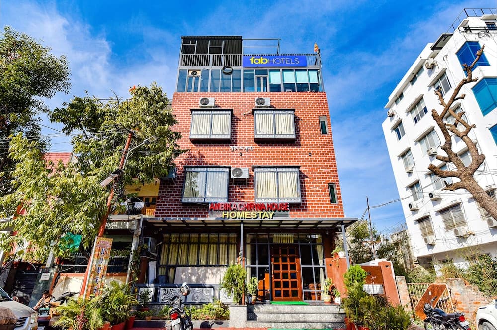 Fabhotel Ambika Chirwa House