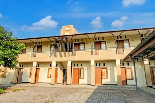 OYO Life 93284 Kos Cendana Raya