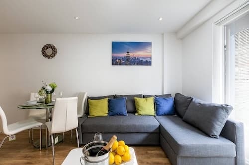 Skyvillion - Tower Point Enfield 2bed Wbalcony