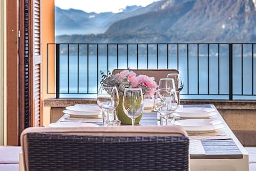 Sunny Varenna Apartment