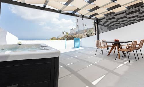 Sandras Suite With Outdoor Hot Tub And Sea View