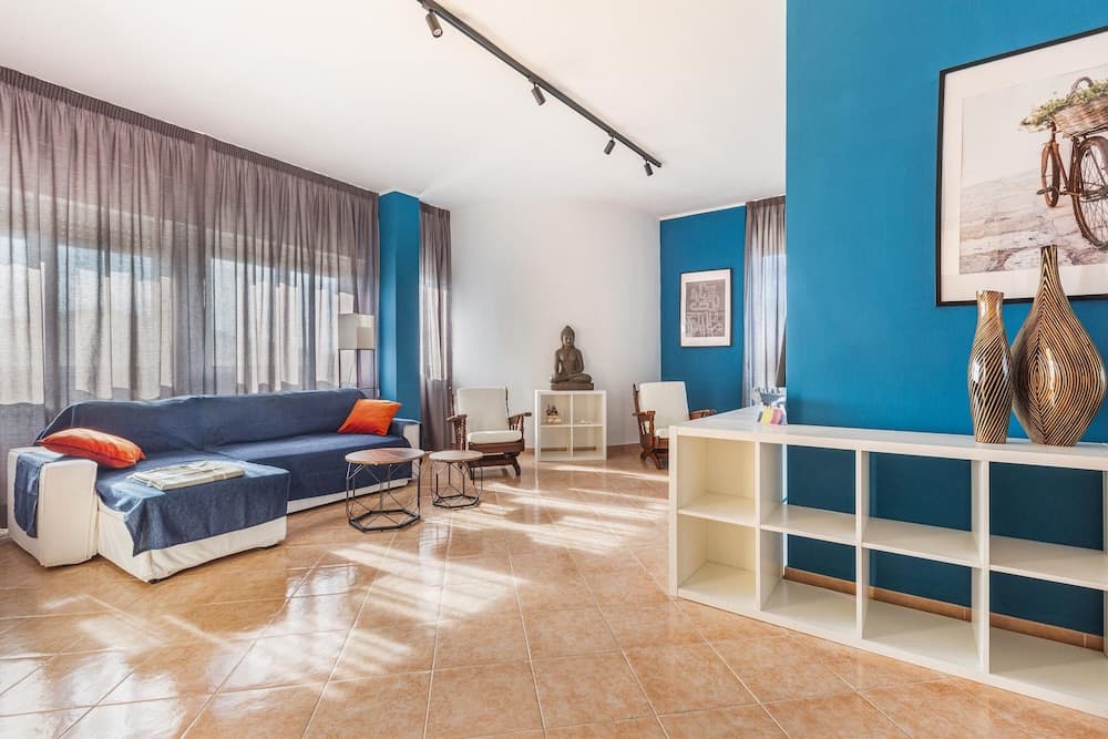 3688 Casa Fortuna by Barbarhouse