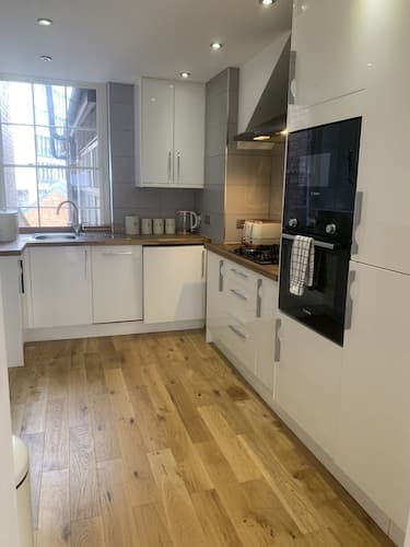 Hull Spacious Apartment 5
