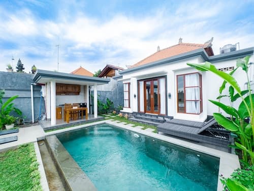 Villa Pakis