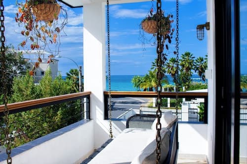 Villa Azure Ocean Suites