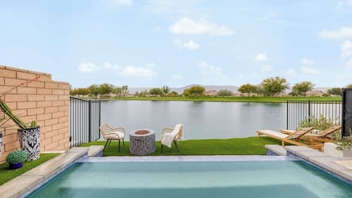 Sunburst by Avantstay Lakefront + Mountain Views