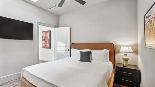 The Mary Beth Hotel & Gallery