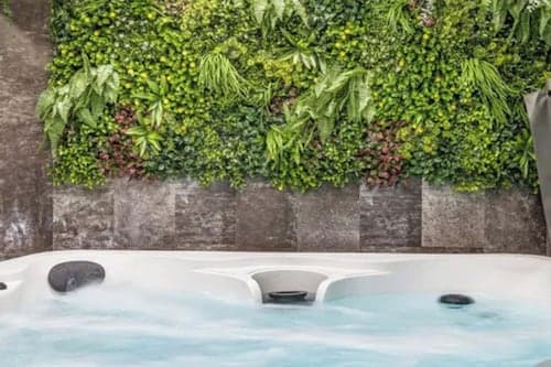 Ivy House, 6-beds, Sleeps 19 With Hot Tub
