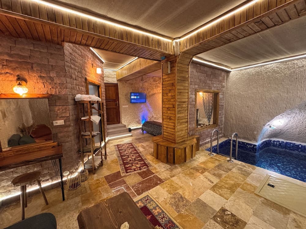 Ceran Stone House