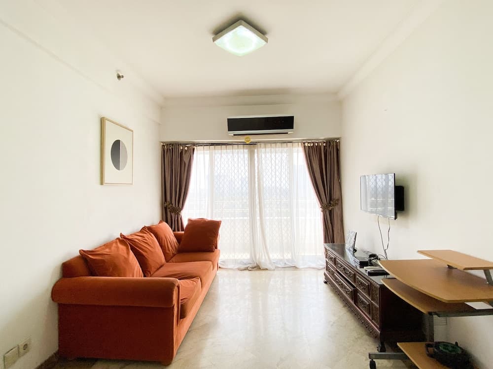 Comfort 2Br At Bona Vista Apartment