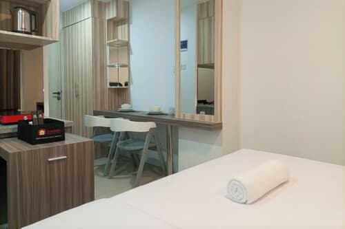 Simply Look And Cozy Studio At De Prima Apartment