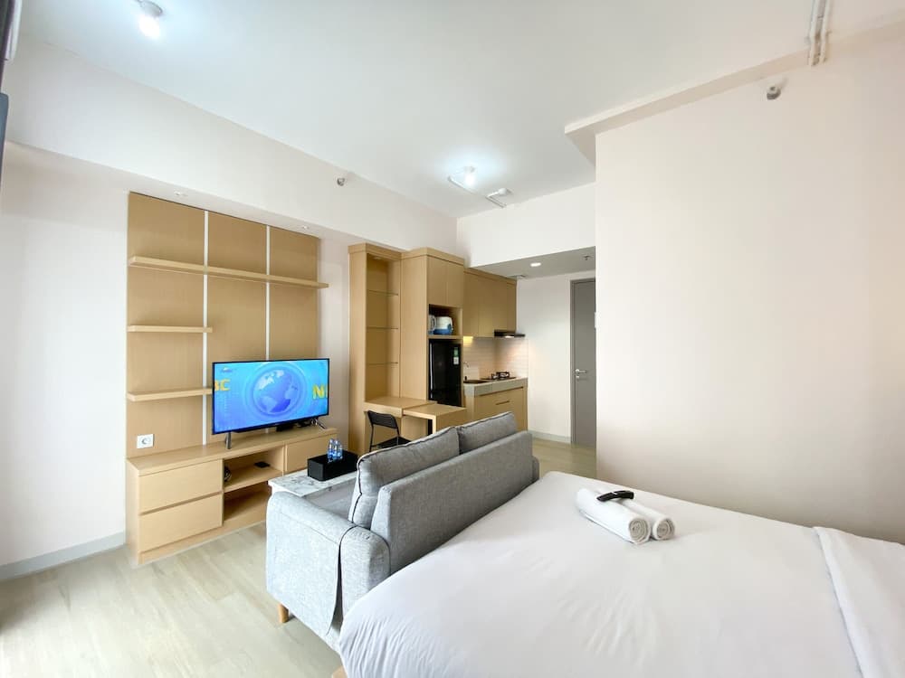 Comfort And Simply Design Studio At Vasanta Innopark Apartment