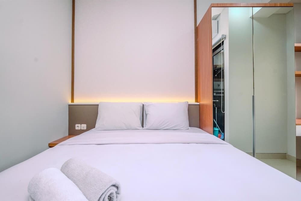 Simply And Comfort Design Studio Room At Transpark Cibubur Apartment