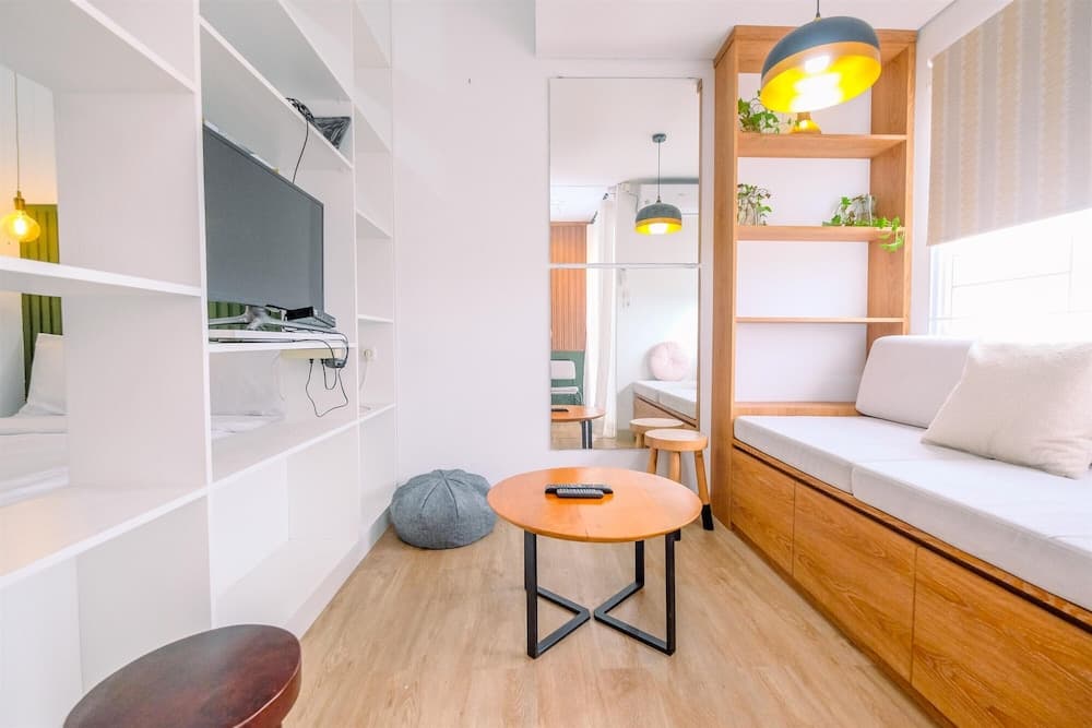 Cozy Living Studio Room Royal Sentul Park Apartment