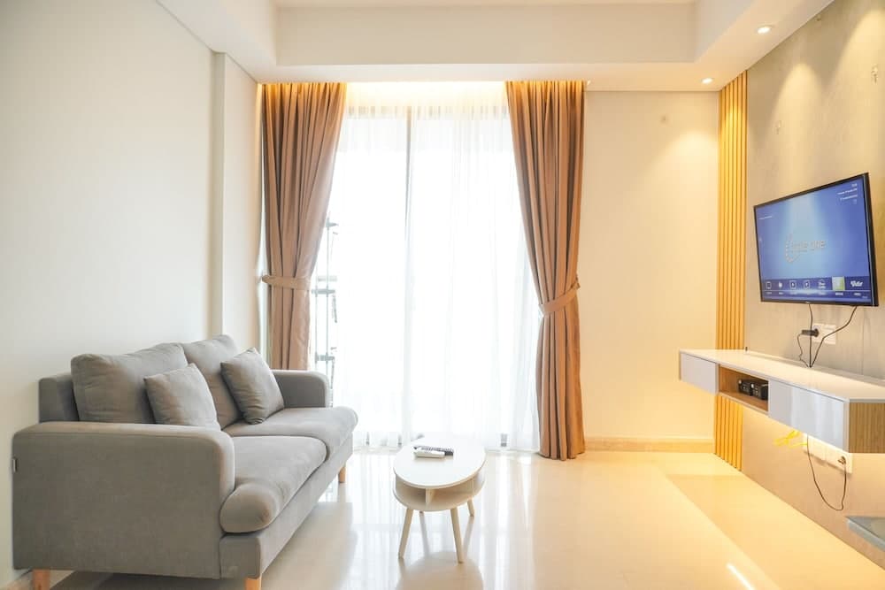 Modern Look And Nice 2Br Gold Coast Apartment Near Pik
