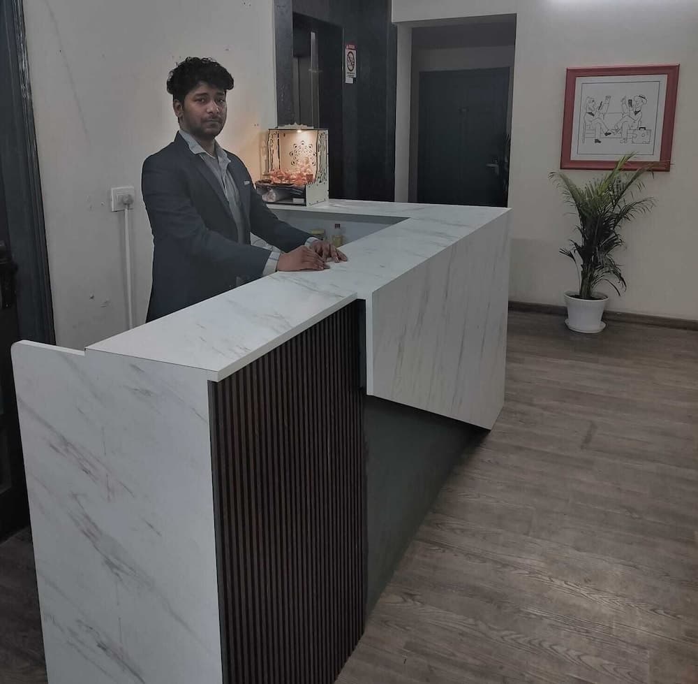 Hotel 27 Inn