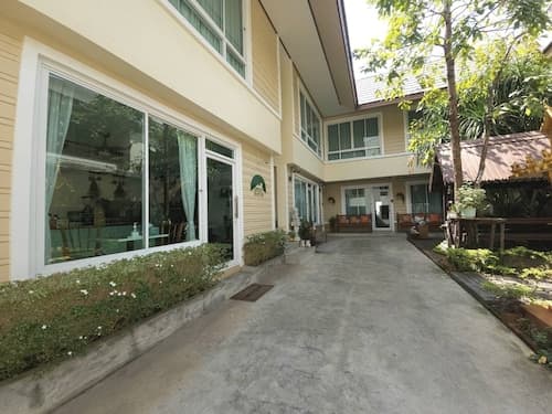 Romyen cafe homestay