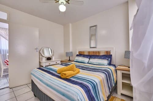 Apt - Sleeps 7 - Beach Close - Parking