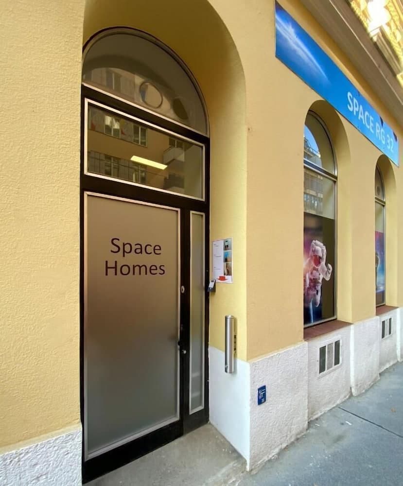 Space Home Apartment - Central Station