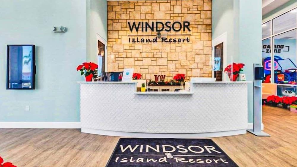 Sun-kissed 5B Poolside Paradise at Windsor Island
