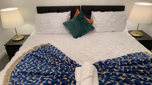 Pristine 3-bed House in Grays