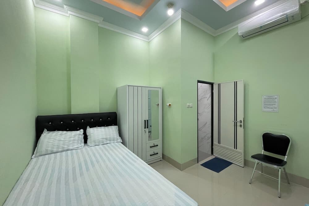 OYO 93664 Homestay Purirano