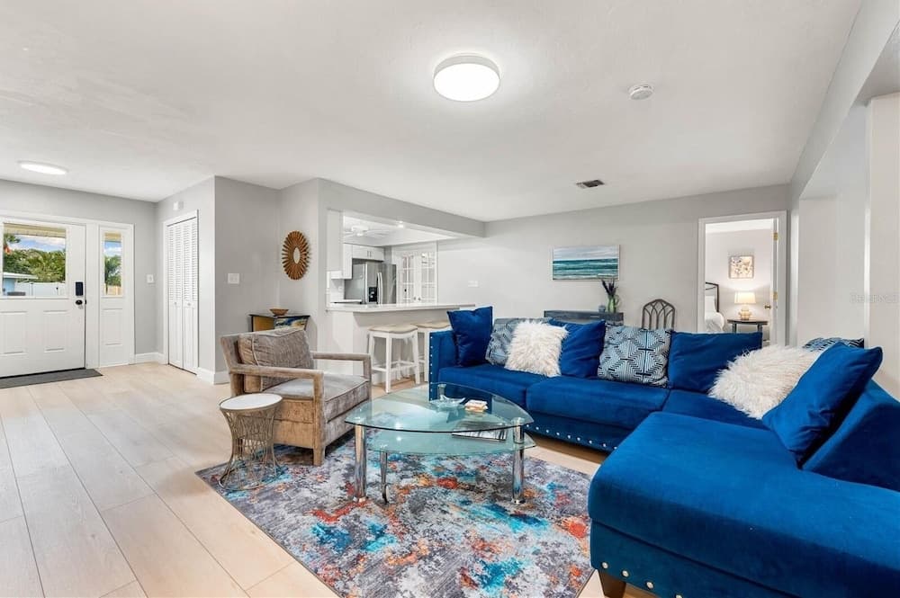 Sarasota Seascape 3 Bedroom Home by RedAwning