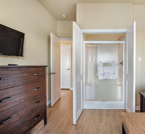 Molokai Villas Riverside 7A
