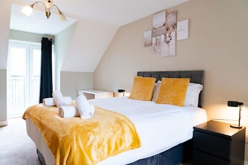 Lovely 4-bed House in Huntingdon