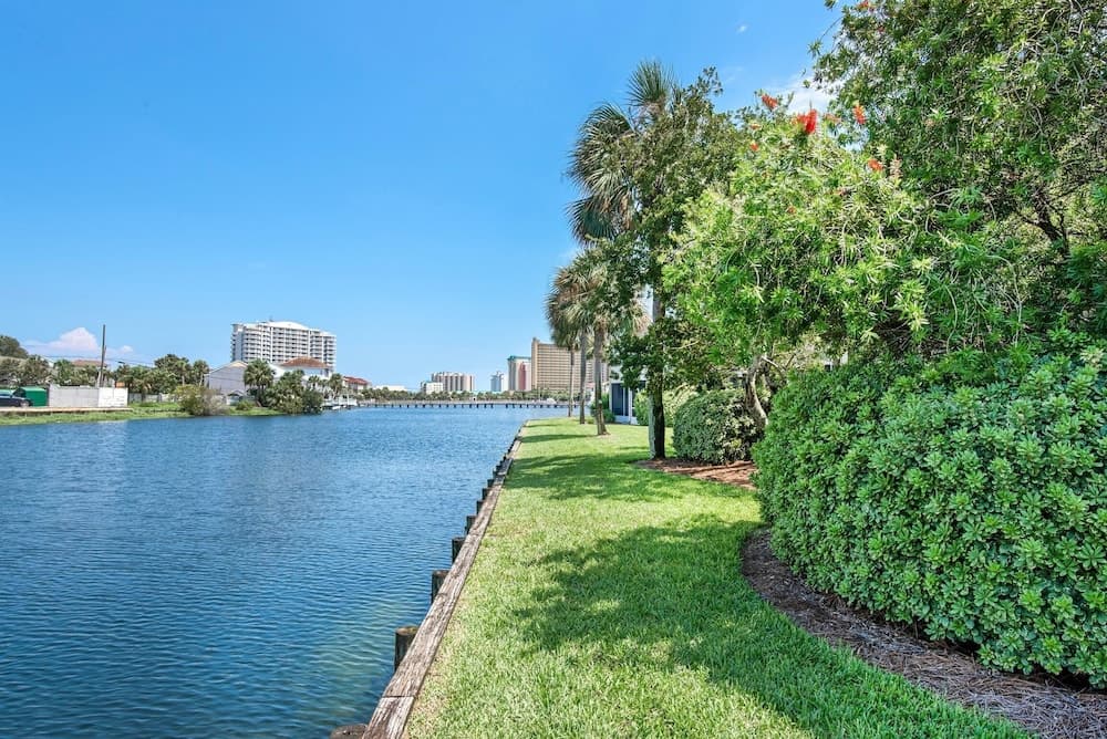 Shoreline Towers Townhouse 4-1