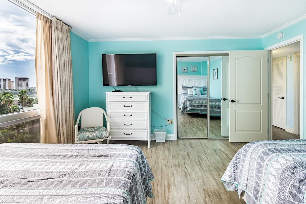 Shoreline Towers 3061