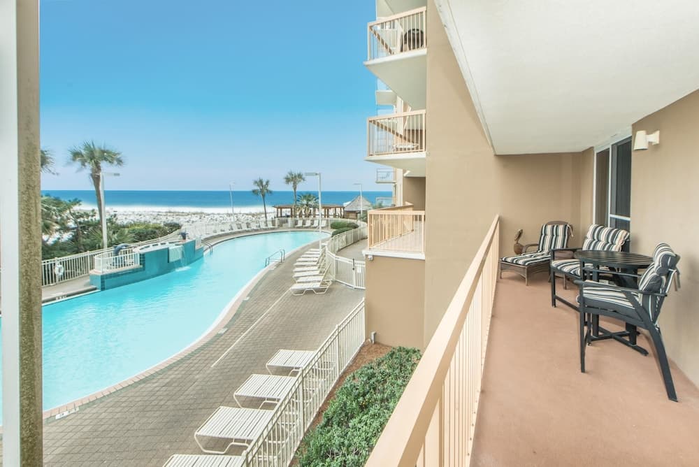 Pelican Beach Resort 213