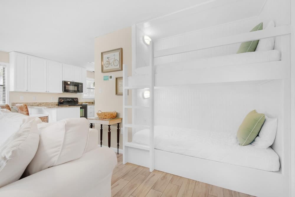 Beachwood Villas 1A- Beach Haven