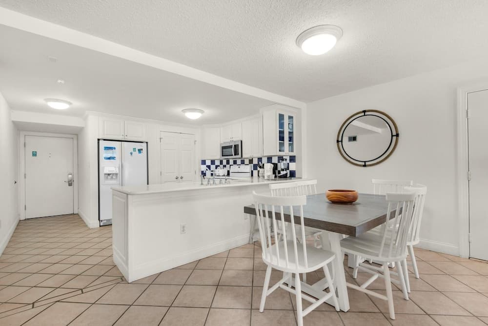 Shoreline Towers 2115