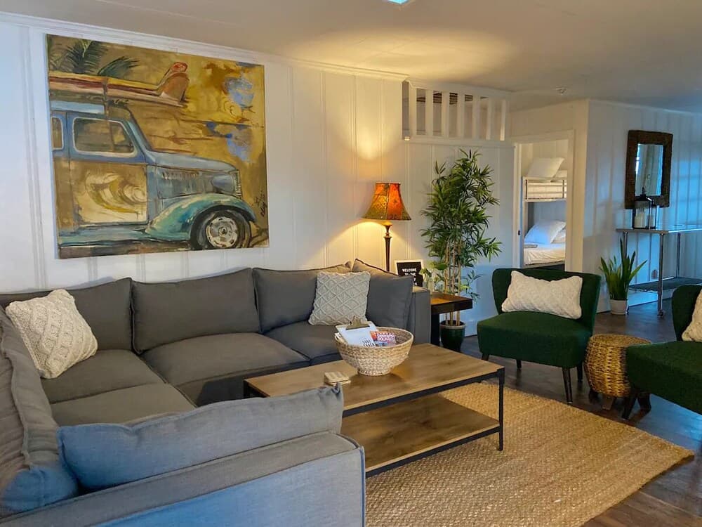 Surf Shack - Steps To The Beach, Lush Fenced Backyard 4 Bedroom Cottage