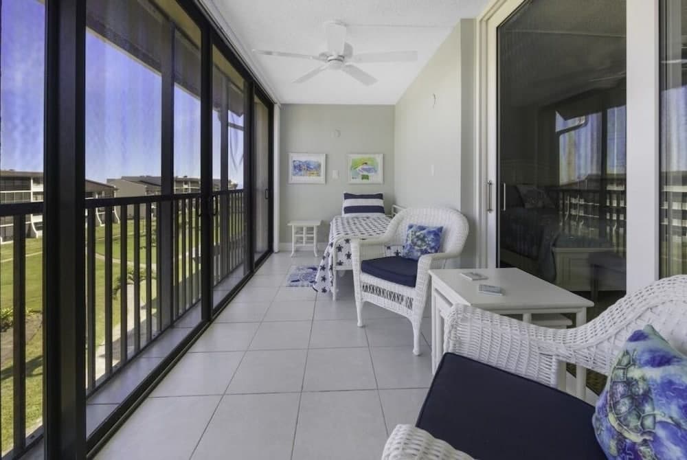 Loggerhead 314 2 Bedroom Condo by RedAwning